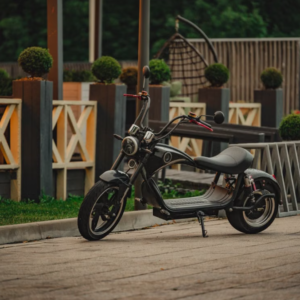 Pre-owned Black Cruiser-Style Electric Scooter – Retro Harley-Inspired Urban Commuter